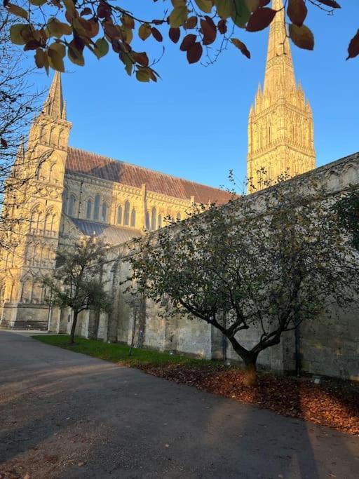 New Studio Apartment - Minutes Walk To Cathedral ساليزبري المظهر الخارجي الصورة